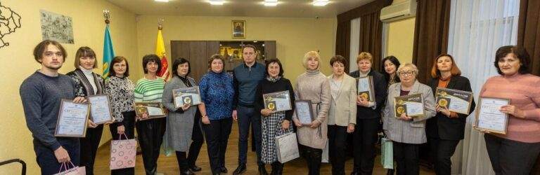 Андрій Білоусов нагородив освітян