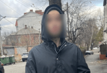 Працівники кримінальної поліції Дніпра затримали чоловіка за спробу підпалу автомобіля в центрі міста