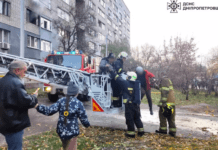 У Дніпрі на Семафорній сталася пожежа: вогнеборці врятували чотирьох осіб, із них 2 дитини
