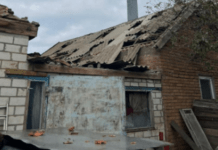 Під прицільним вогнем окупантів перебували чотири громади Нікопольщини: поліцейські зафіксували наслідки ворожих атак