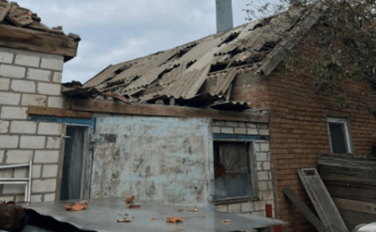 Під прицільним вогнем окупантів перебували чотири громади Нікопольщини: поліцейські зафіксували наслідки ворожих атак