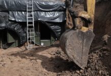 Бійці отримали від “Метінвесту” Ахметова “сталевих криївок” на 300 млн гривень