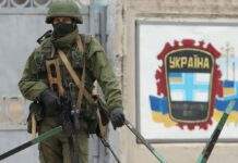 Як російським солдатам здатись у полон, а цивільним – евакуюватись з РФ: алгоритм дій