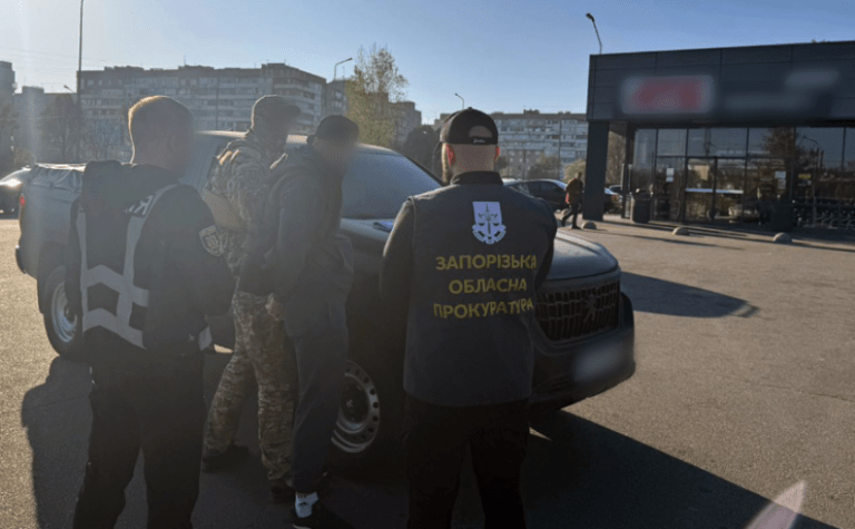 За 18 тис. доларів США сприяв уникненню мобілізації та безперешкодному виїзду за кордон: підозрюється житель Запоріжжя
