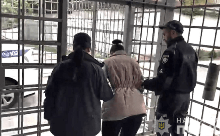 Незаконна посилка на майже 100 тис. гривень: поліція Дніпра затримала наркозбувачку