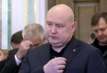 Російський голова Севастополя заявляє про атаку безпілотників