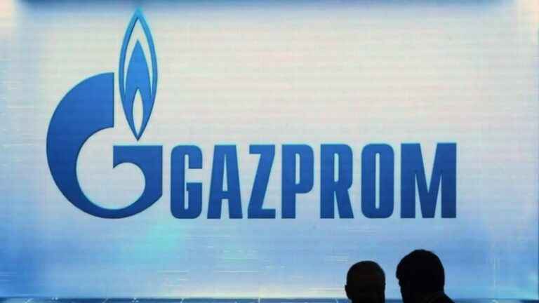 «Газпром» розпочав скорочення постачання газу через Україну