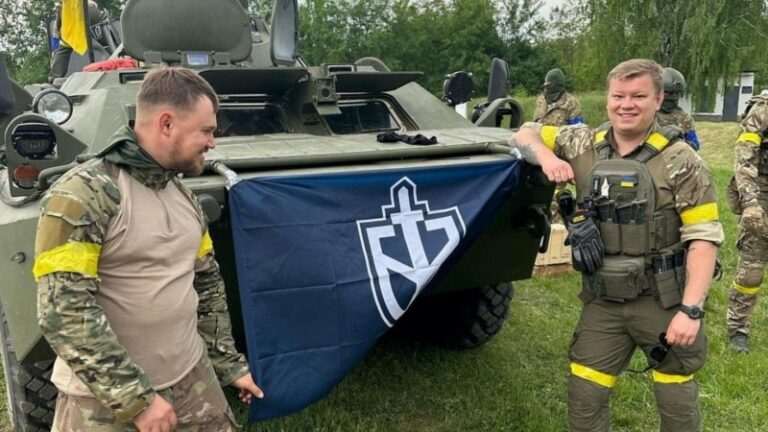 «Виправдання тероризму»: 16-річну школярку в Петербурзі затримали за фото РДК в освітньому центрі