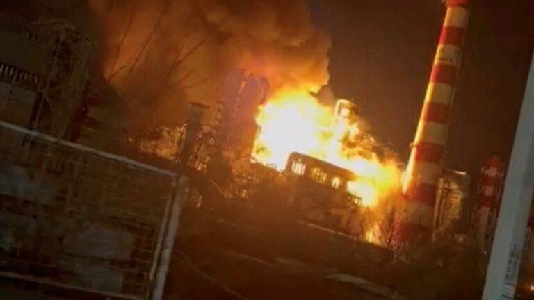 Росія: з’явилися нові супутникові фото наслідків атаки дронів на НПЗ у Ростовській області