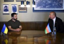 «Росія має надати чіткі пояснення» – Зеленський у розмові з Алієвим про катастрофу літака