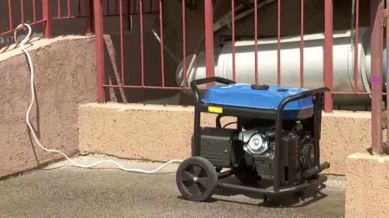 «Укренерго»: відключення світла для побутових споживачів можливе лише у пікові години