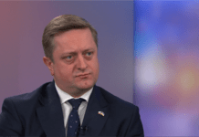 Український посол в Чехії роз’яснив масові відмови в оформленні паспортів хлопцям, які виїхали за кордон до 18 років