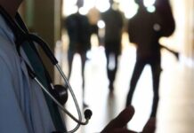 Окупанти визнали дефіцит лікарів в окупованій частині Запорізької області, – ЦНС