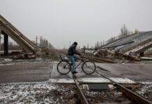 Влада: Покровськ повністю залишився без світла