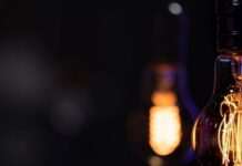 Енергетичні відключення взимку: як українцям підготуватися до непростого сезону