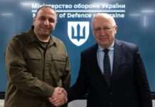 Умєров обговорив «нові напрямки роботи» з єврокомісаром із оборони