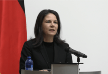 На переговорах у Пекіні Бербок застерегла Китай від підтримки Росії