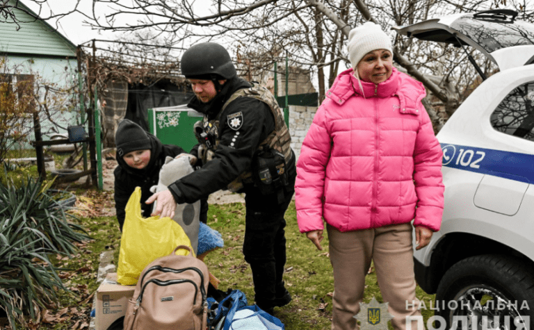 Евакуація з прифронтового Приморського: ще дві родини з дітьми у безпеці