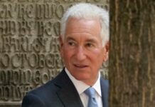 Трамп хоче призначити послом США у Франції батька свого зятя Чарльза Кушнера