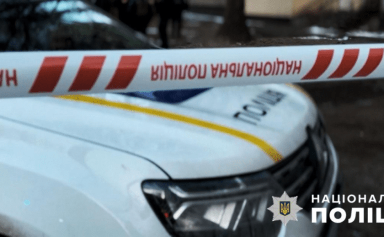 Пограбував жінку посеред вулиці: слідчі Дніпра повідомили 20-річному нападнику про підозру