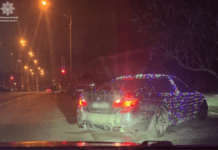 Патрульні Запоріжжя розшукали та притягнули до відповідальності водія, який влаштував дрифт посеред міста