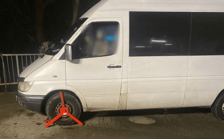 Мешканка Закарпаття пропонувала прикордонникам хабар за безперешкодний пропуск свого пасажира-втікача: подробиці