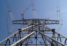 На Прикарпатті буревій поламав дерева, знеструмлені населені пункти – обленерго