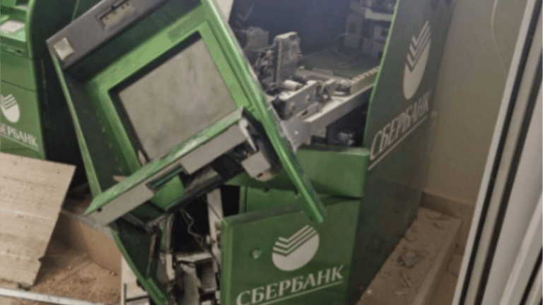 У Росії відбулась серія вибухів у банках, поштових відділеннях і ТЦ – медіа