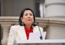 Зурабішвілі залишила президентський палац, Кавелашвілі склав присягу