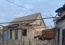 Зранку ворог атакував Нікополь: пошкоджено приватні будинки та газогін