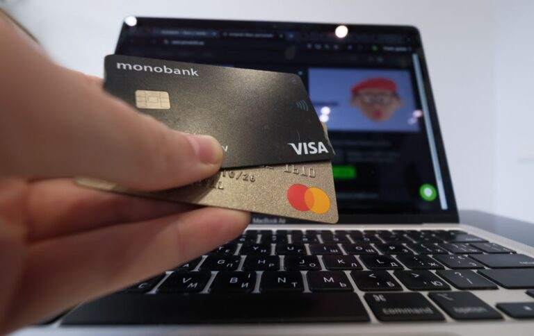 Кому з ухилянтів загрожує блокування рахунків і як цього уникнути: поради юриста