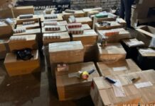 На Дніпропетровщині поліцейські вилучили з незаконного обігу понад 100 тис. пачок контрафактних цигарок на суму 7 млн гривень