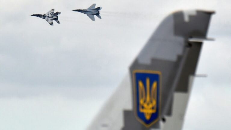 Повітряні сили заперечили інформацію про взяття у полон українського льотчика на Курщині РФ