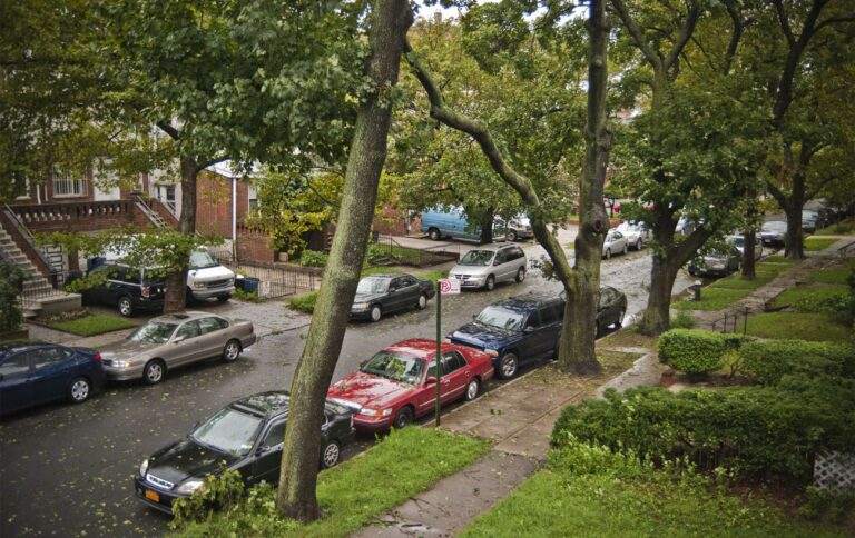 Як підібрати чохол для авто на зиму: кілька важливих порад