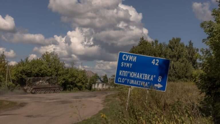 ДСНС: на Сумщині рятувальники дістали з-під завалів тіло чоловіка