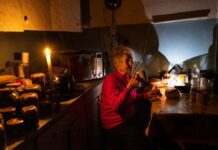 Ракетний удар по Кривому Рогу: у місті фіксують відключення світла