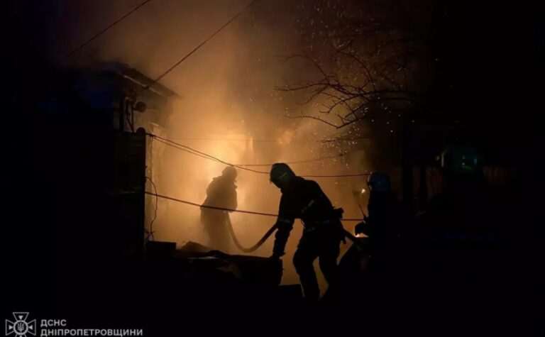 У Павлограді вогнеборці ліквідували загорання житлового будинку