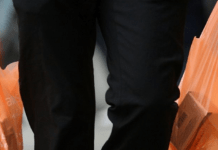 Як зручно зберігати пакети на кухні: 4 прості лайфхаки