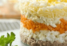 Святковий салат “Мімоза”: рецепт класичної страви з незвичайним інгрідієнтом