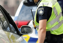 Водії все частіше обурюються через дії патрульних під час зупинки авто: у чому причина