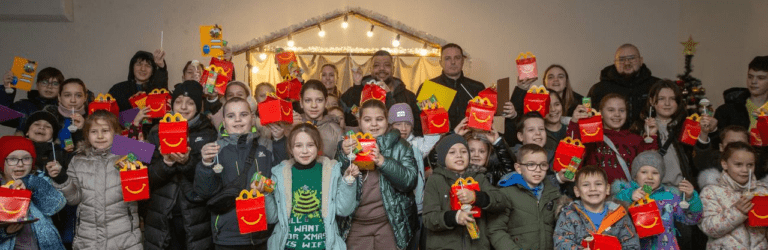 Мер Кам’янського привітав дітей із родин ВПО з прийдешніми святами