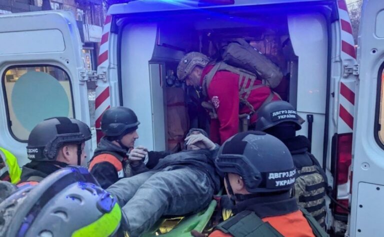 У Кривому Розі вже 11 постраждалих внаслідок ворожого удару