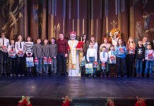 Міський голова Камʼянського привітав дітей з родин військових, багатодітних та малозабезпечених родин із Днем Святого Миколая