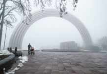 До +12, але з сильним вітром. Синоптики дали прогноз погоди на завтра