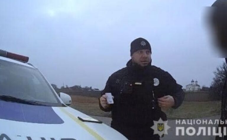 Намагався скористатися підробленим водійським посвідченням: поліцейські Дніпропетровщини направили справу до суду