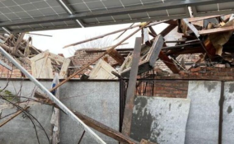 У Нікополі від російських обстрілів поранені дві людини, зафіксовані десятки руйнувань