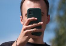 Як працює мобільний зв’язок у квартирі та метро: названі місця, де сигнал ловить найкраще