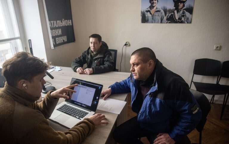 В яких регіонах українці звертаються до центрів рекрутингу найбільше: рейтинг Міноборони