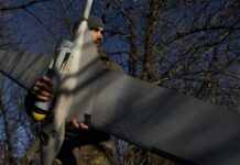 Били далі за HIMARS. Військові розповіли про перші атаки дронів вглиб РФ