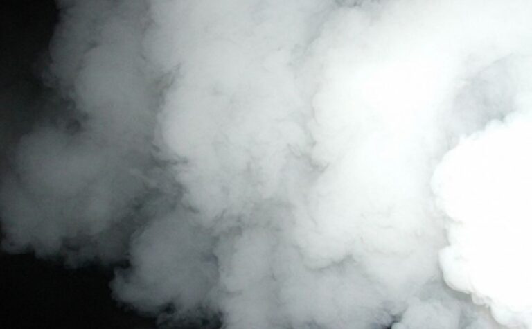 Задимлення через термічний розклад їжі: у Запоріжжі надзвичайники врятували жінку